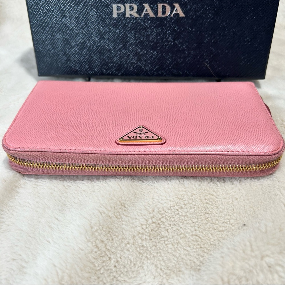 Euc Prada Large Zippy Wallet - image 7